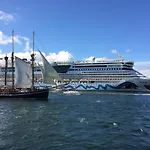 Ferienhaus Am Yachthafen, Duene